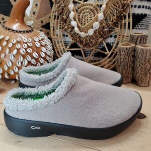 Oofos Mens 9 OOcoozie Tawny Vegan Sherpa Mules Slip On Comfort Recovery Slides